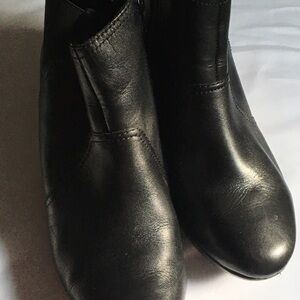 Clarks leather boots with wedges  very confortable , new without tag